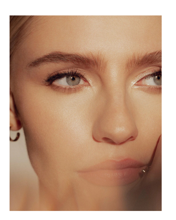 REVITALASH Cosmetics HI-DEF Brow Gel 7.4ml couleur transparent REVITALASH Cosmetics HI-DEF Brow Gel 7.4ml couleur transparent